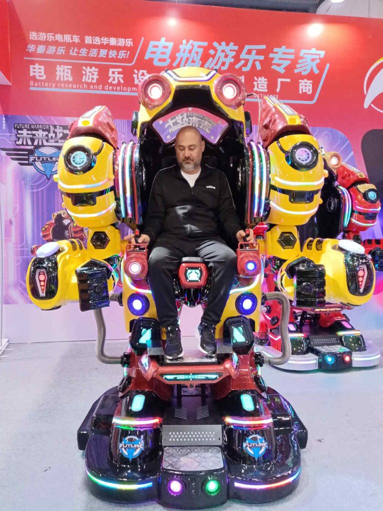 walking kiddie robot ride for adult