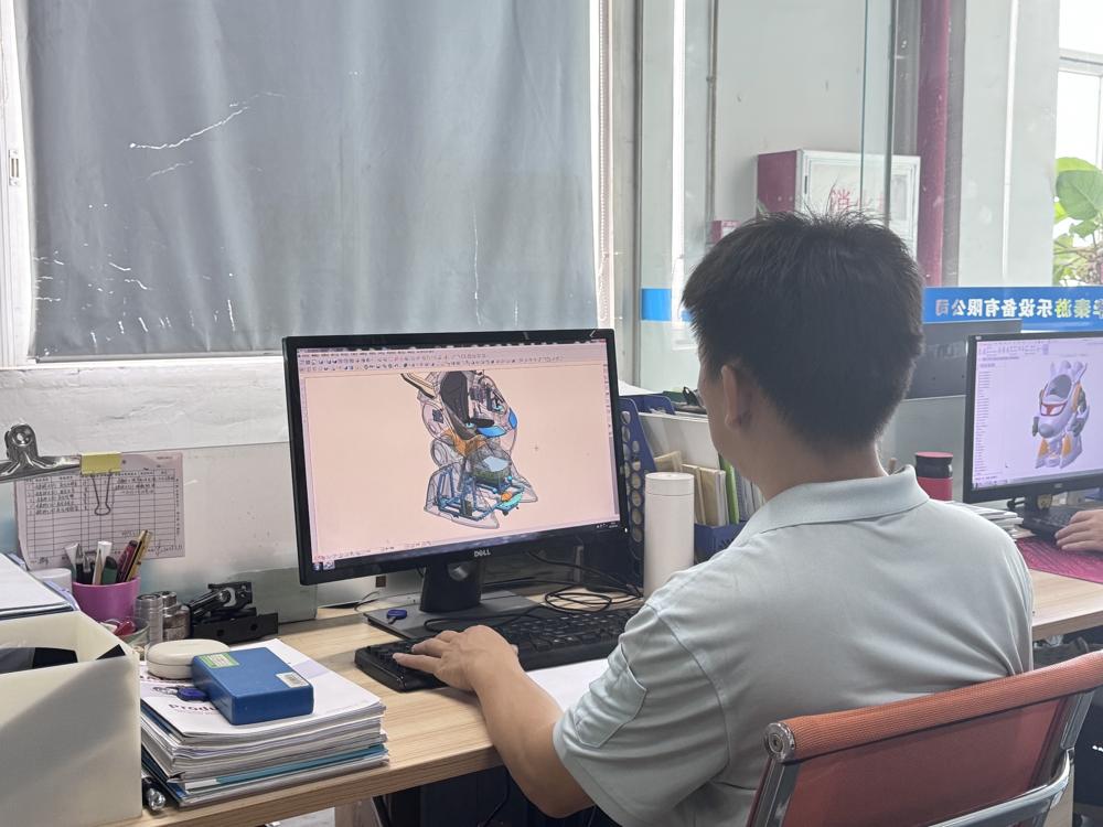 Walking Robot Ride Structure Development
